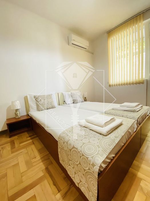 Продава се Тристаен апартамент в Пловдив, Каменица 1 - 110 кв.м за 2773 €/кв.м - Снимка #5