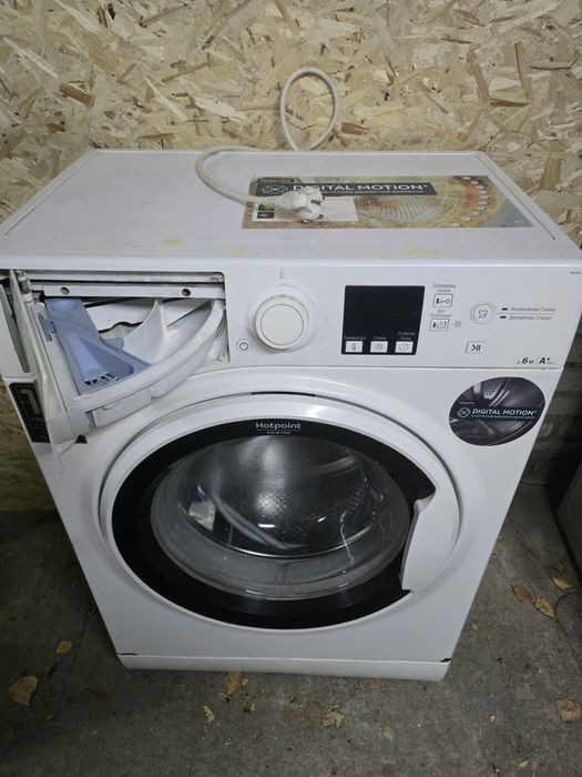 Продам стиральную машину Hotpoint Ariston