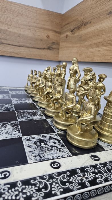 Shaxmat sotiladi xolati ideal razmeri 53 sm 53sm