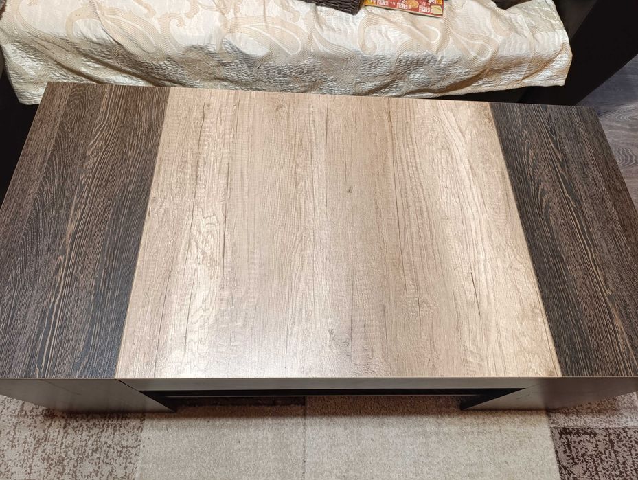 Продавам Холна маса