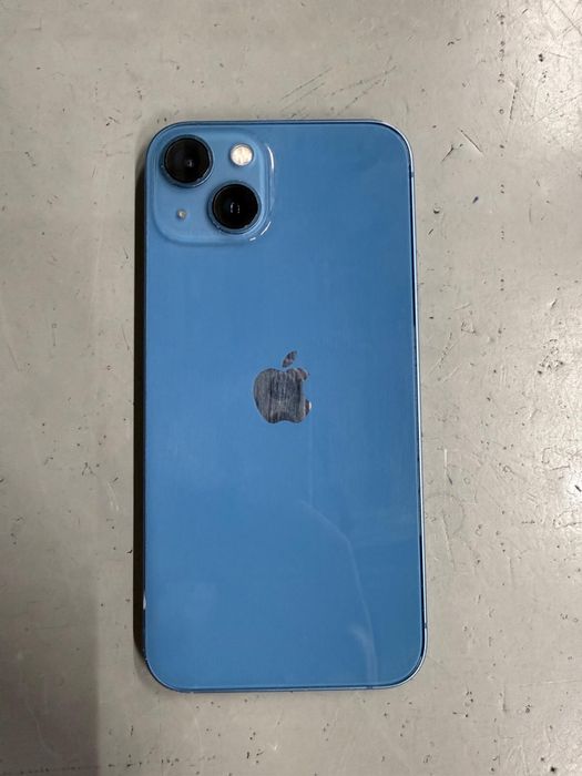 Vand Iphone 13 128 GB in stare foarte buna