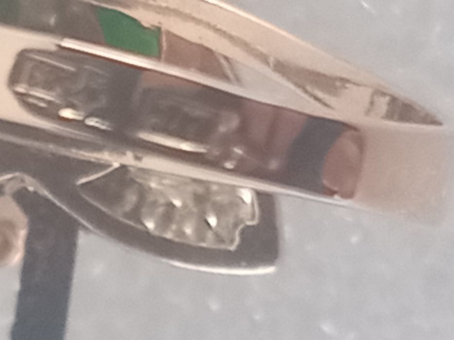 Сурочна продаётся Бриллиант  комплект . Zudlik bilan sotiladi Brillian