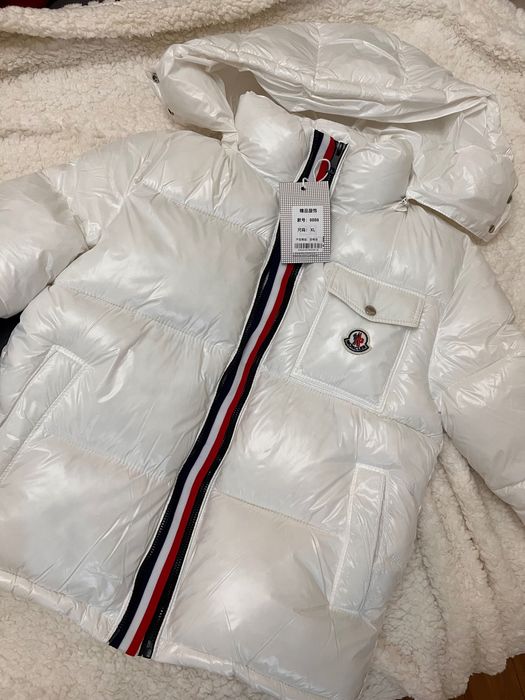 Куртки новые Moncler