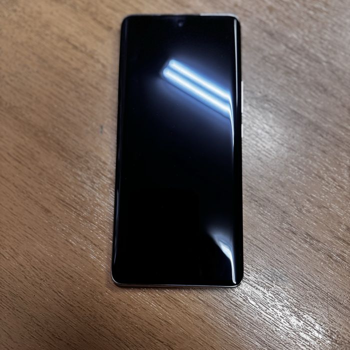 Продавам HONOR 50