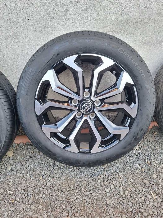 Jante Toyota Yaris Cross 7.0x17 et 50 5x114,3 Anvelope 215/55r17