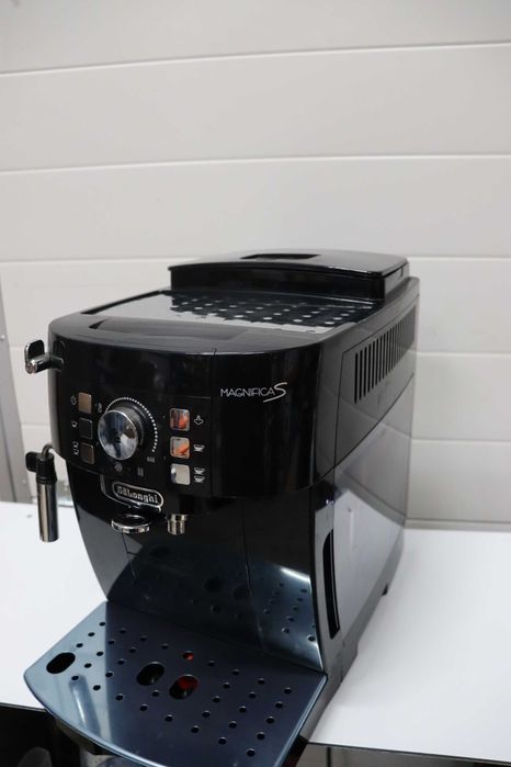 De'Longhi Magnifica S ECAM 22.110 автоматична кафемашина с разпенител