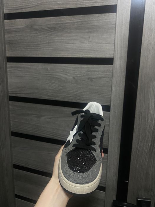 Продаю обувь размер 40