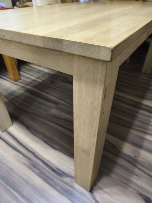 Masă din stejar masiv,impecabilă!