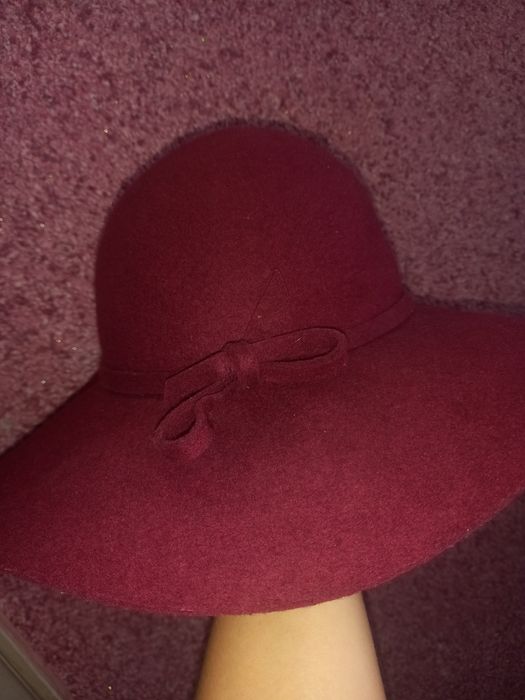 Шляпа для дам шерстяная новая