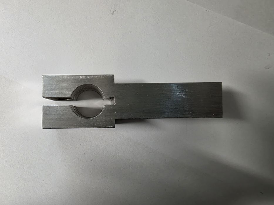 Atelier prelucrări prin așchiere • Strung • Freză • CNC