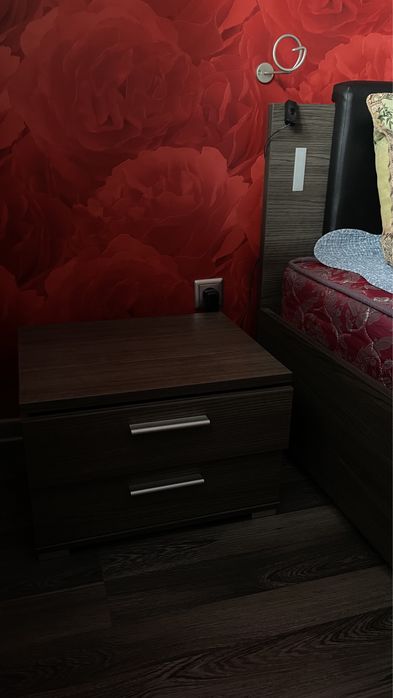 Отличный спальный гарнитур!