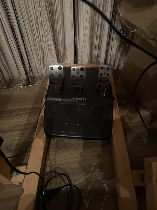 Продавам Logitech G29