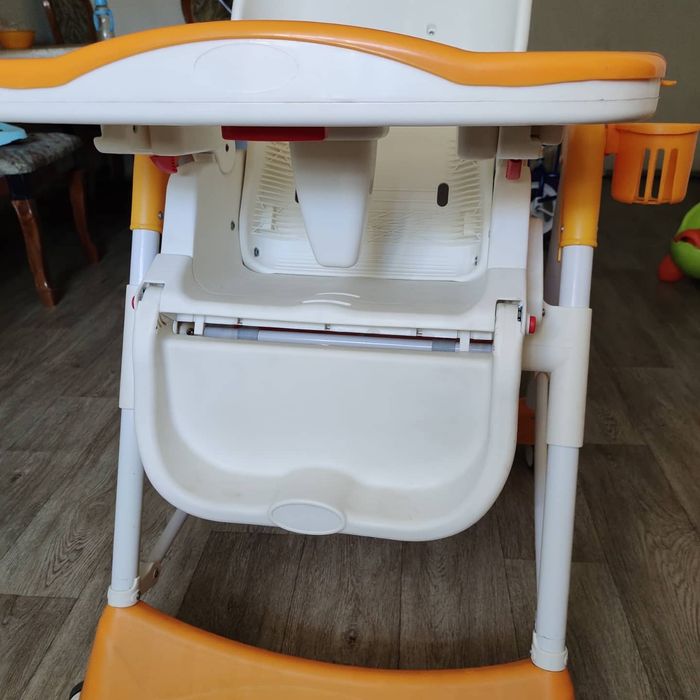 Детский стульчик для кормления срочно!
