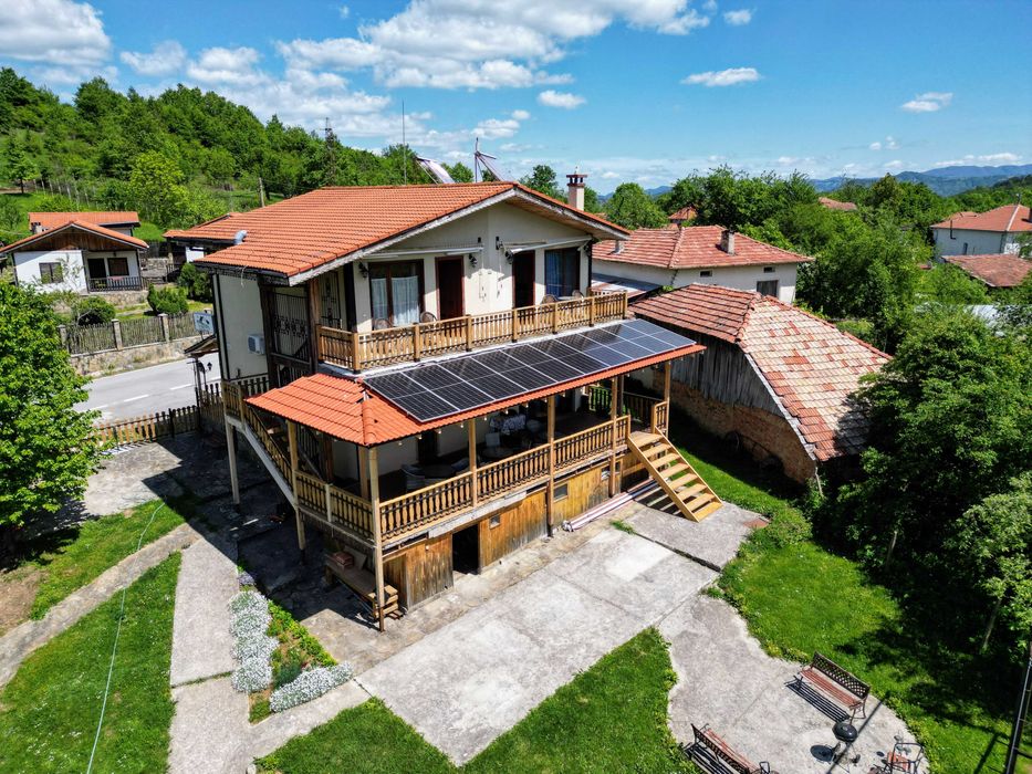 Продава се Къща в Априлци - 280 кв.м за 858 €/кв.м - Снимка #1