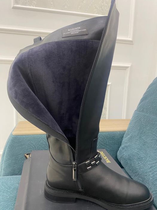 Зимние сапоги продаю.