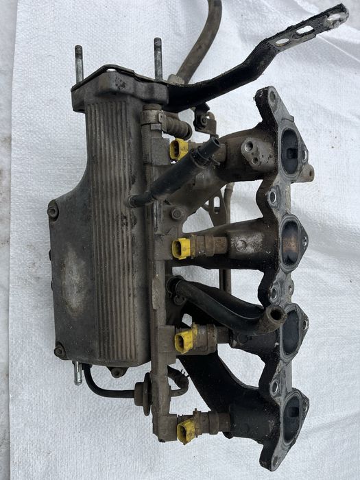 Запчасти тоета карина