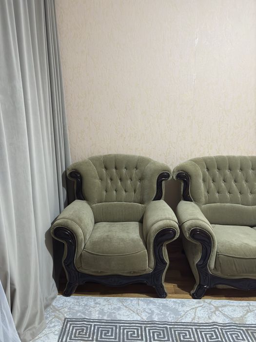 Диван С Зеленым расцветкой