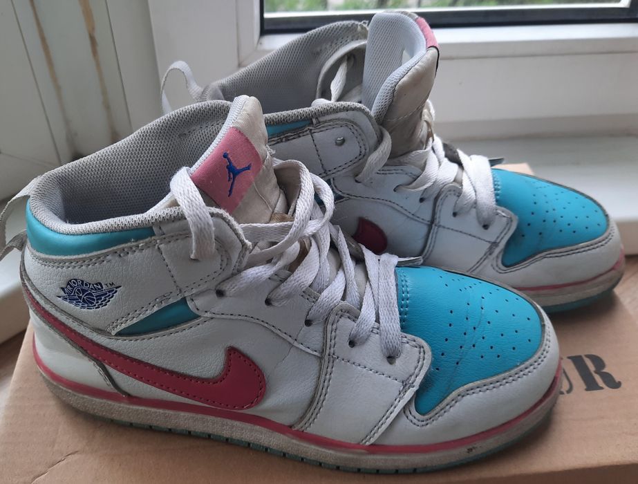Продам кроссовки Jordan