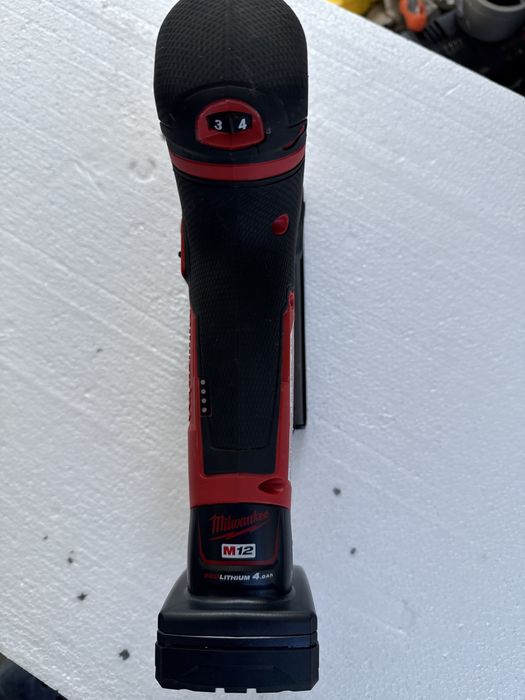 Vind pendular 2024 Milwauke M12-FJS cu acumulator 4Ah