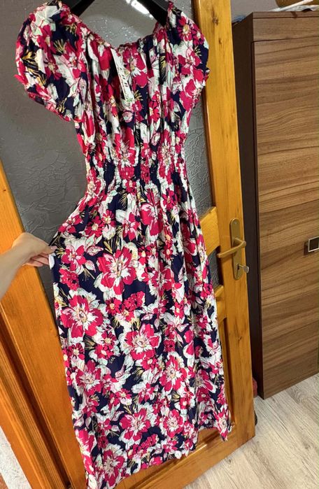 Rochie midi florala noua cu eticheta
