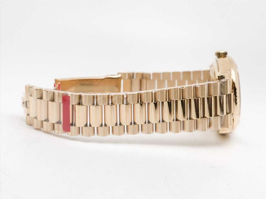 Rolex Day-Date 40mm Fluted Bezel Yellow Gold Roman Dial President – реални снимки