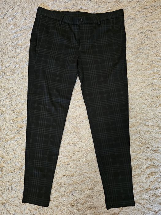 Vand pantaloni de la Zara