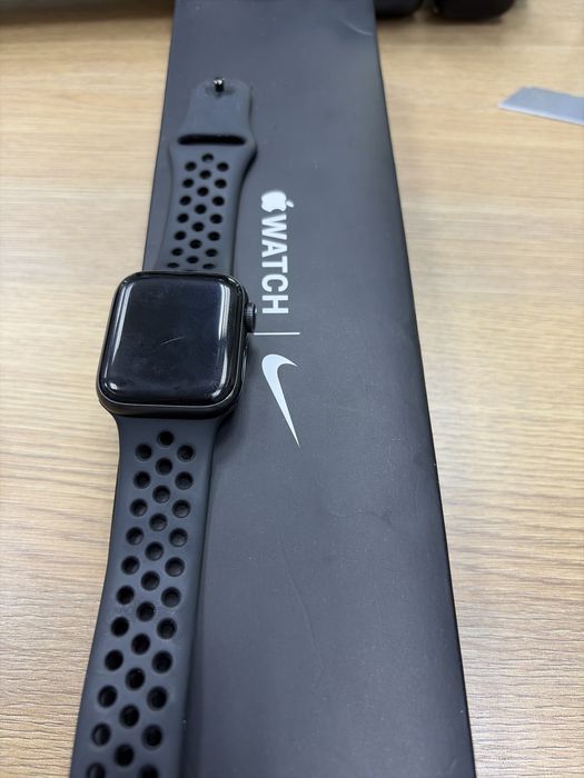Apple watch SE 1gen(id: 440) P25