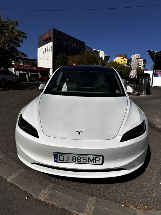 Tesla model 3 highlander SR 2024