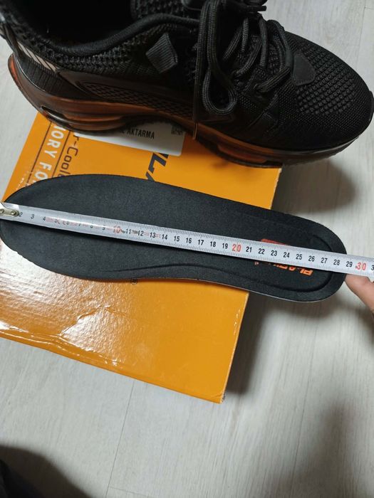 Продавам маратонки