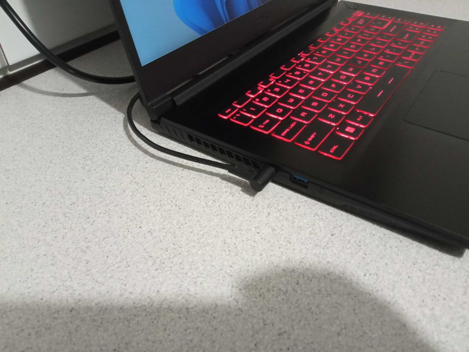 Laptop Gaming i7 11800H 16 CORES led 144Hz 16GB placa dedicata NVIDIA