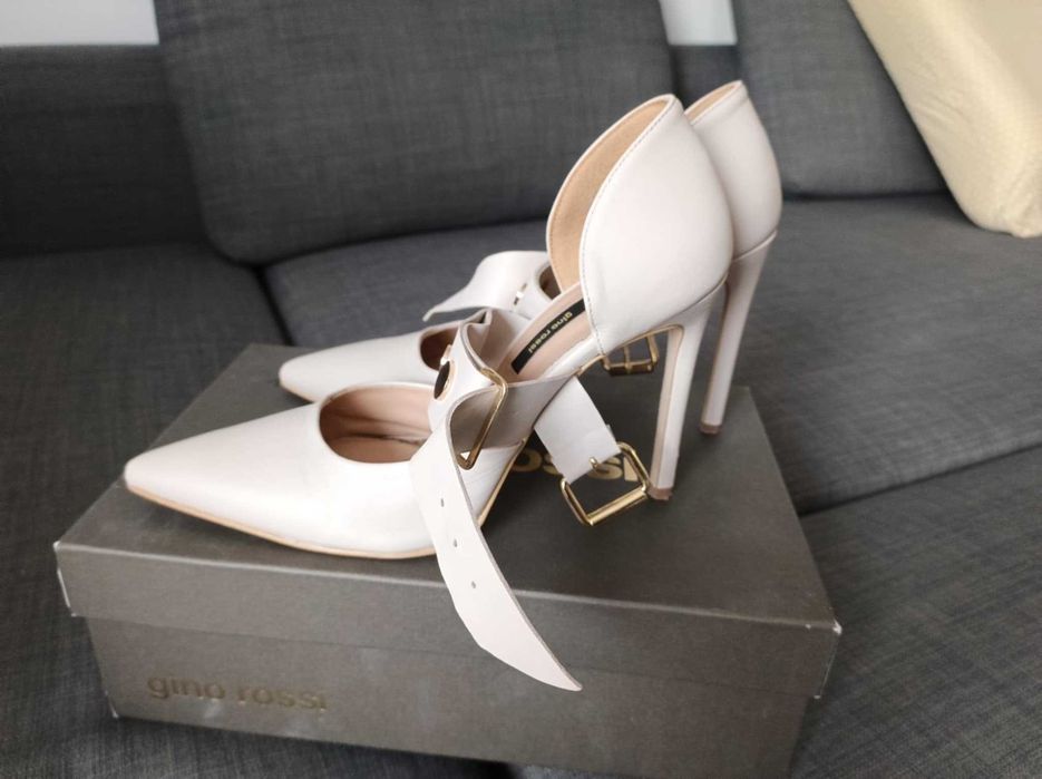 Кожени обувки Gino Rossi