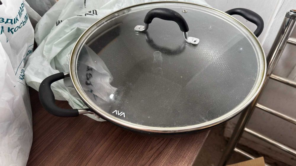 Сковорода WOK новая