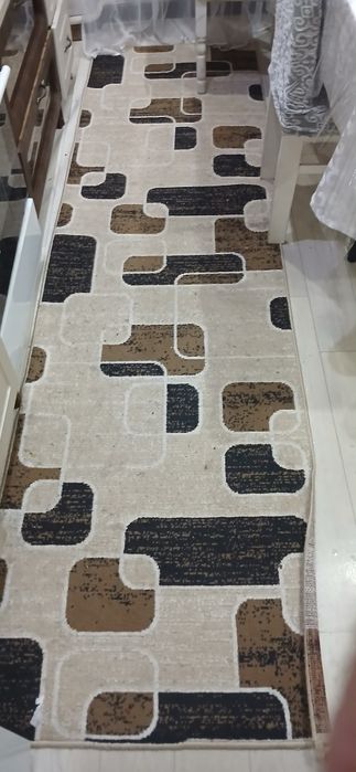 Ковёр дорожка в хорошем состоянии