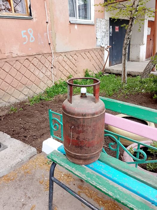 Два газовых баллона