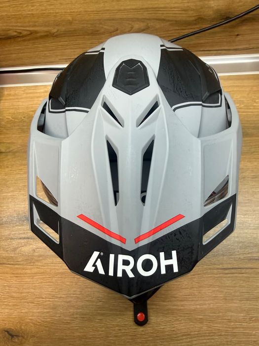 Мото,АТВ каска Airoh Comander 2