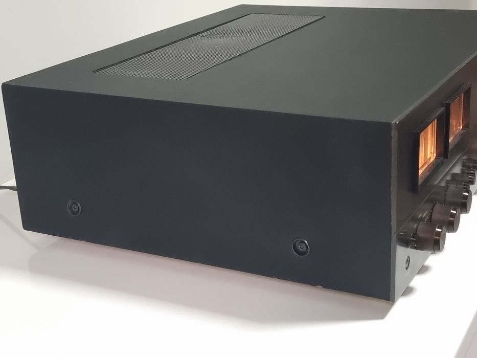 NAD 3045 stereo amplifier