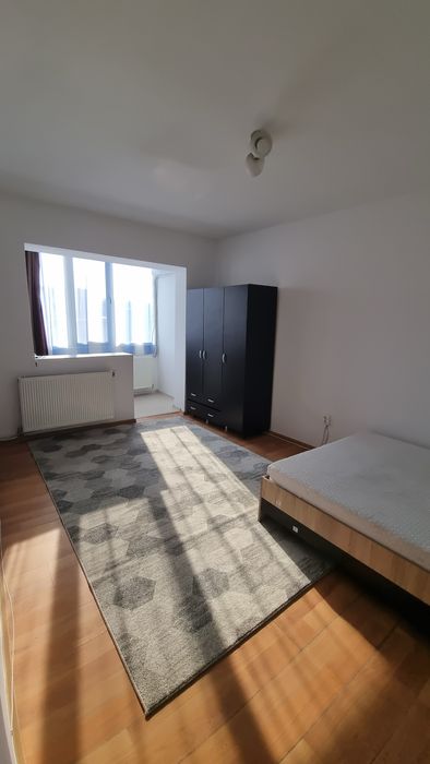 Garsoniera de inchiriat in bloc de apartamente