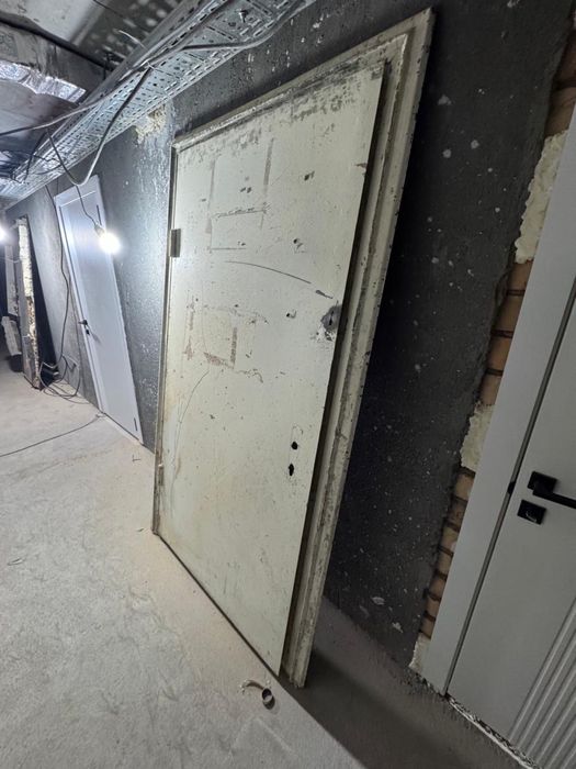 Б/у металические двери