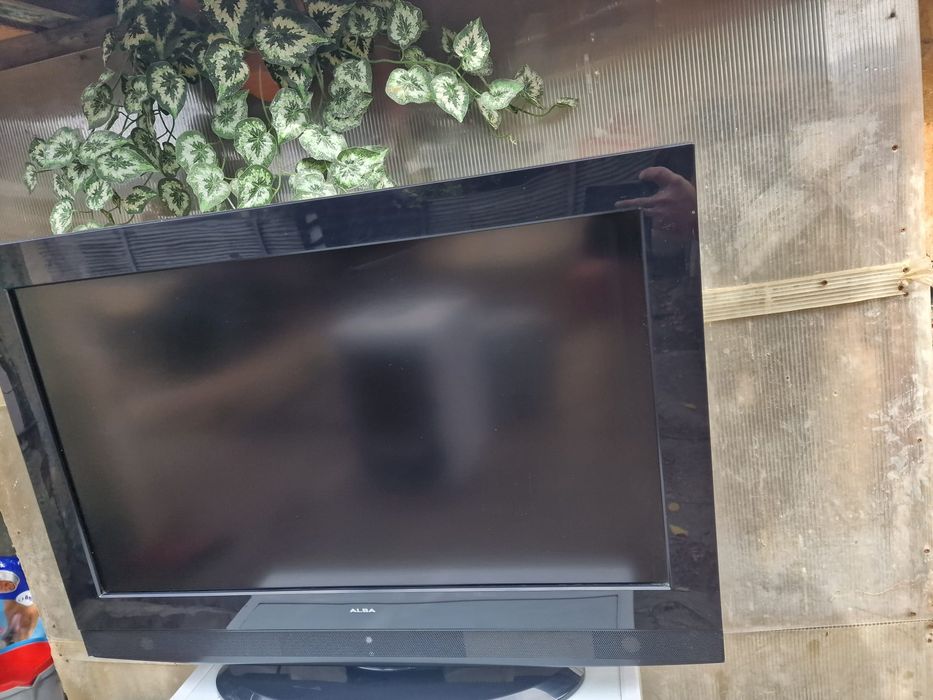 Vand televisor .