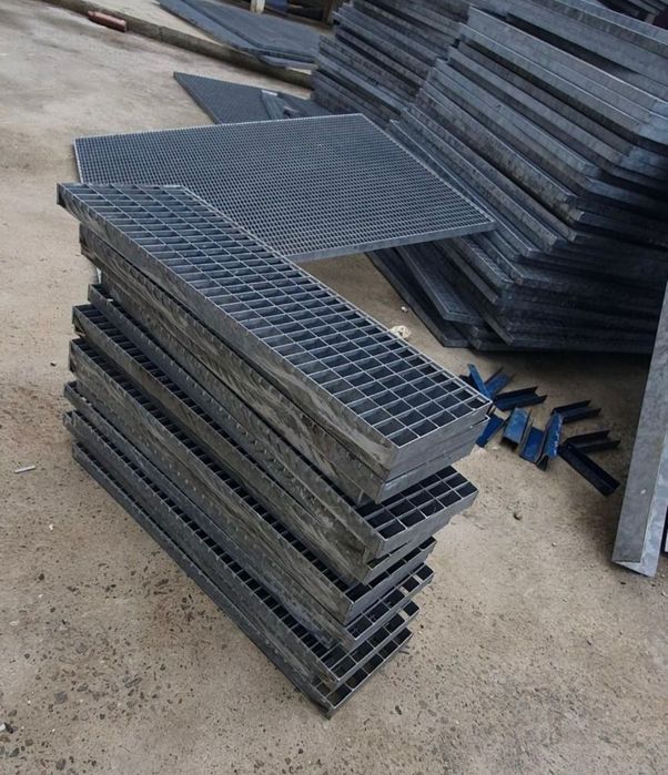 trepte zincate galvanizate