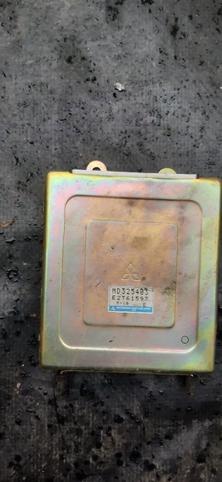 Задна врата багажник свсичко по нея чистачка с моторче.главини с нови