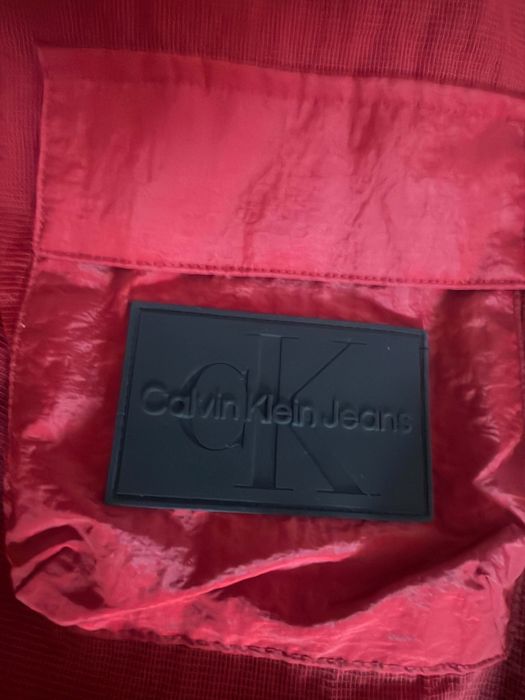 Яке Calvin Klein