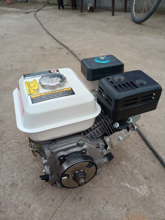 Vând motor 7'5cp