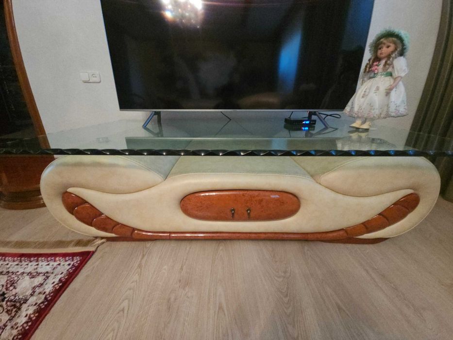 В Продаже отличные кожаные диваны