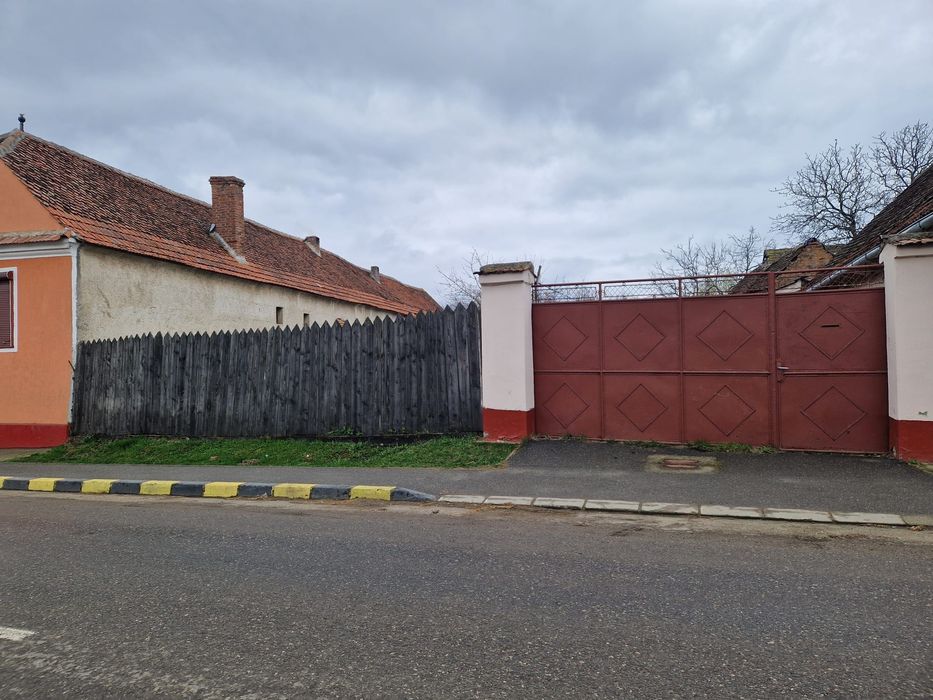 Casa de vânzare cu teren