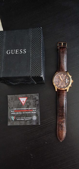 Часовник Guess хронограф