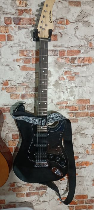 Электрогитара стратокастер