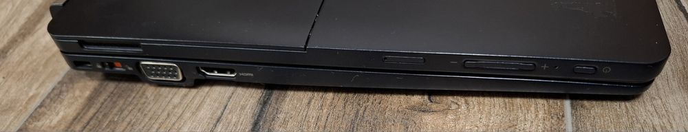 13.3 Лаптоп-Таблет Toshiba Touchscreen