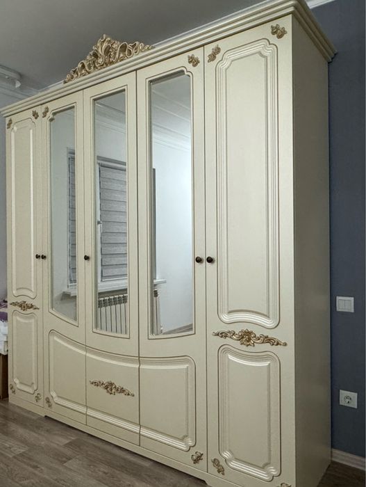 Спальный гарнитур