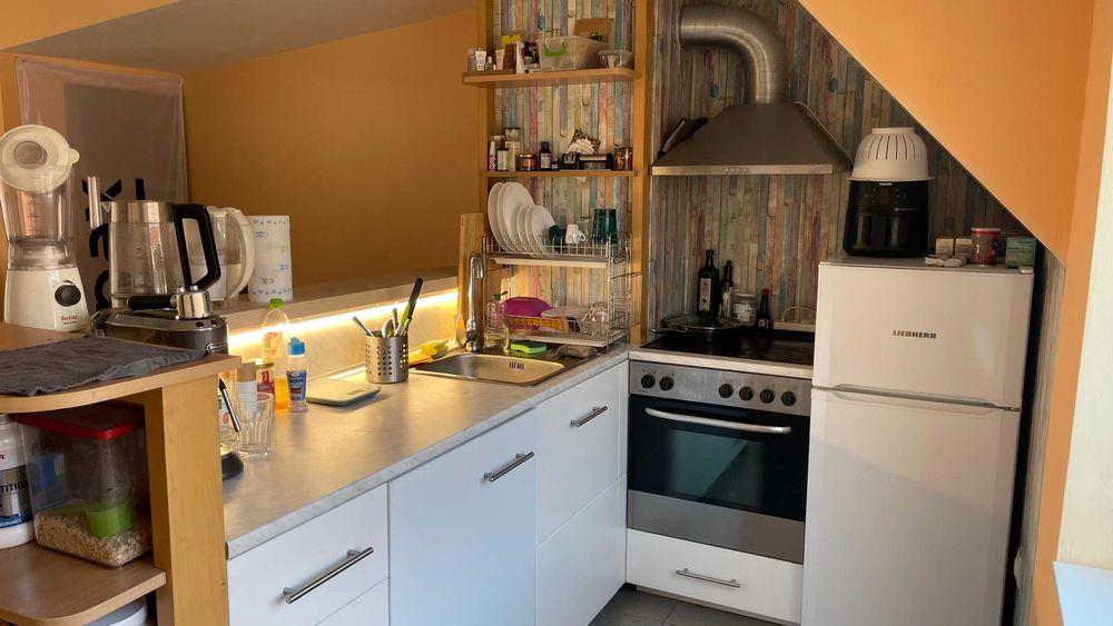 Продавам прекрасен 4-стаен апартамент в нова сграда в кв. Бели брези